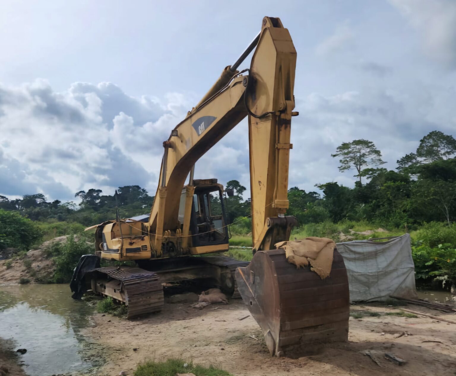 HT EXCAVATORS FACILITATING ILLICIT MINING IN TCHIEN DISTRICT, GRAND GEDEH COUNTY GROUNDED: KEYS CONFISCATED, MINING ACTIVITIES SHUT DOWN